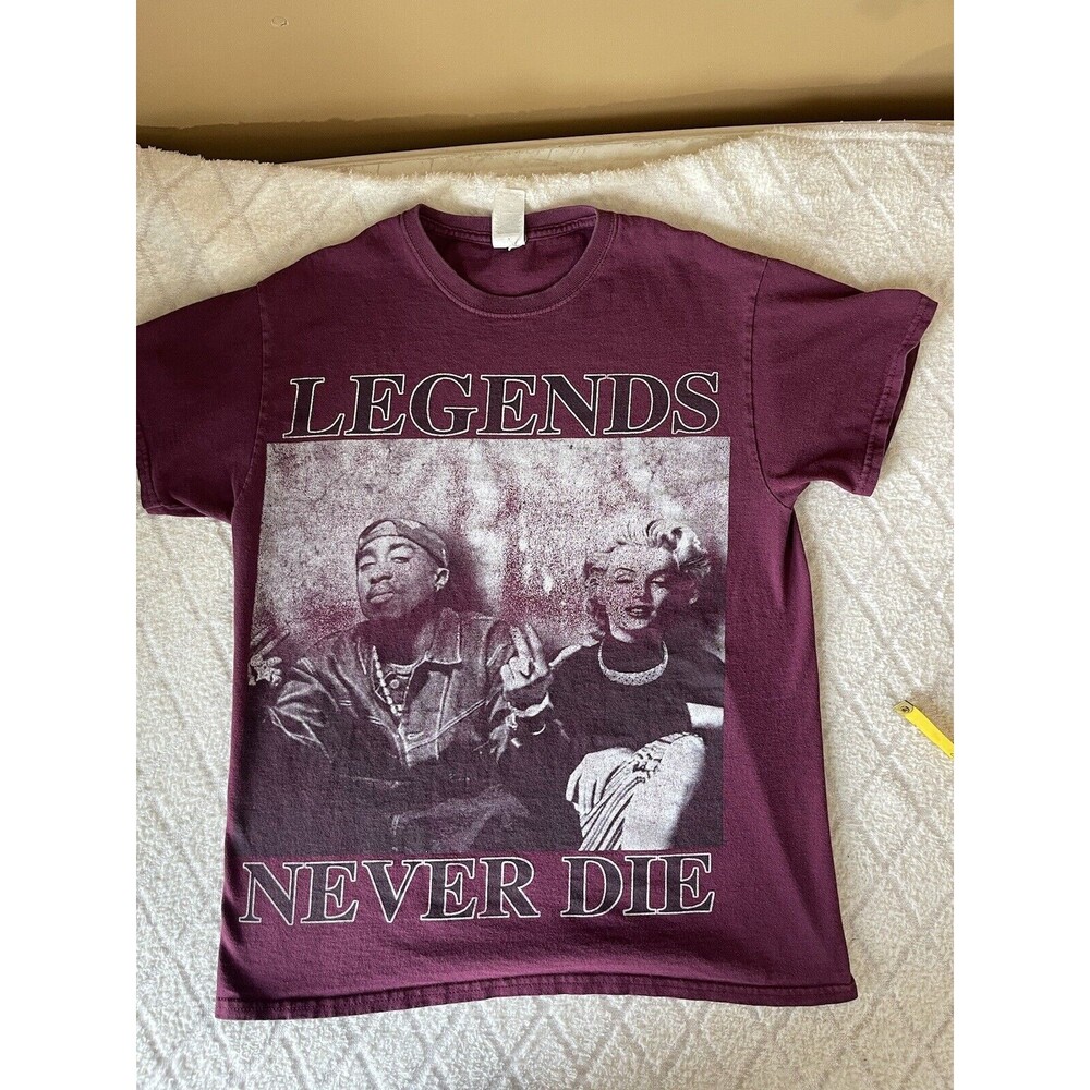 Tupac & Marilyn Monroe Tshirt. Legends Never Die. Size M. Gildan Heavy Cotton